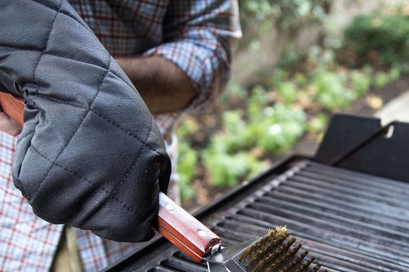 Black Grill Mitt