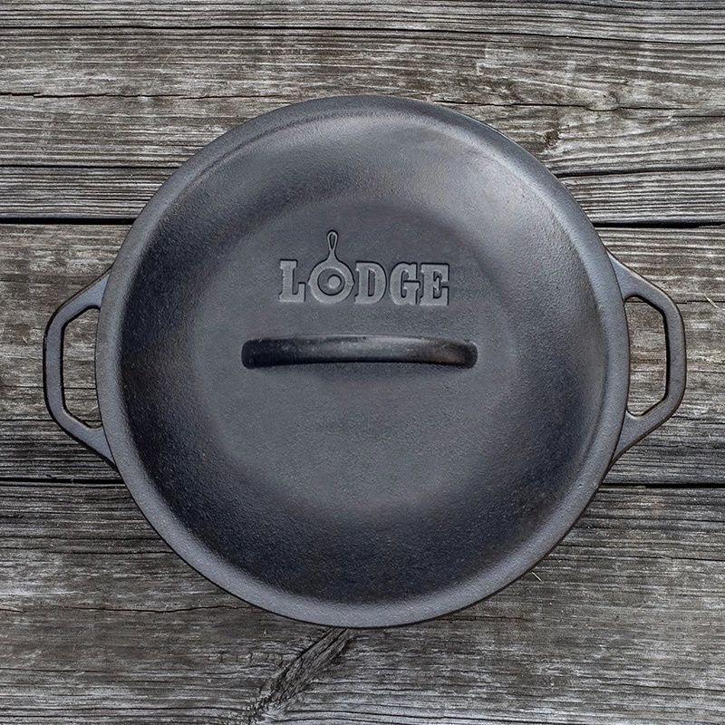 Lodge 5 quart Round Pre-Seasoned Cast Iron Dutch Oven