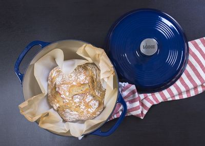 Lodge 6 quart Round Indigo Dutch Oven