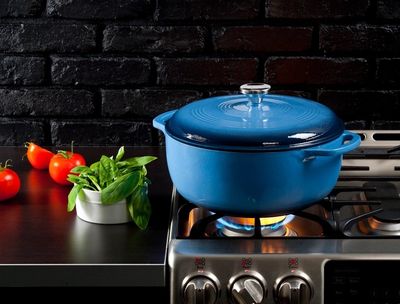 Lodge 7.5 quart Round Blue Dutch Oven