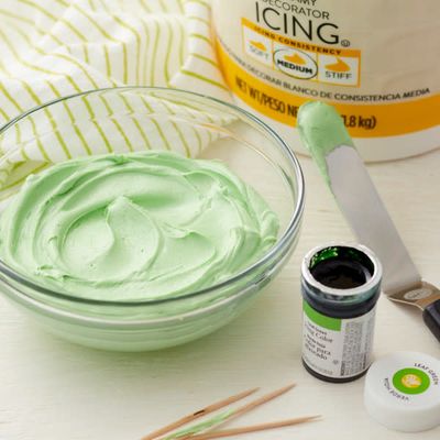 Wilton 1oz Leaf Green Gel Color