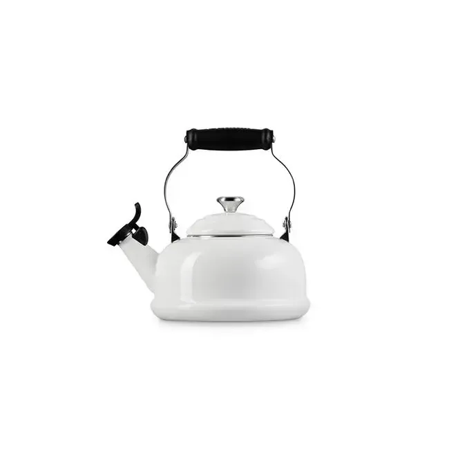LE CREUSET ホワイト ティーケトル Le Creuset 1.7qt White Whistling Tea Kettle