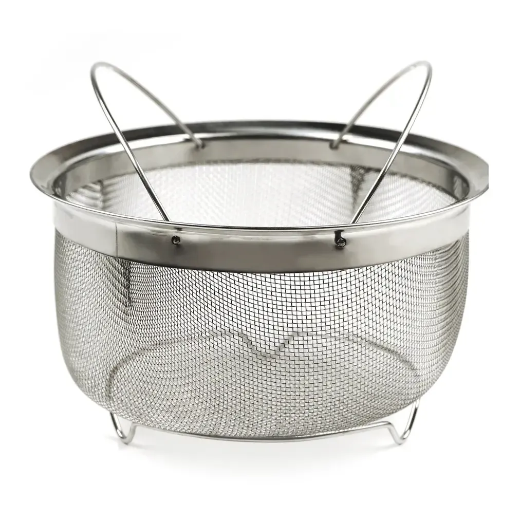 3 quart Mesh Colander with Folding Handles
