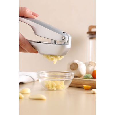 Susi 4 Garlic Press