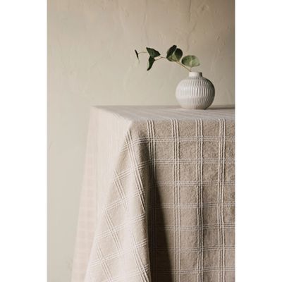 60x90” Perla Tablecloth