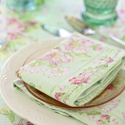 April Cornell Light Green Apple Blossom Napkins, set of 4