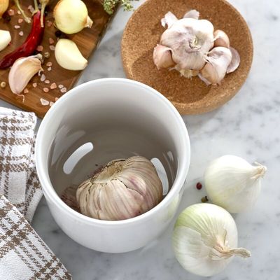 Cork Base Garlic Saver