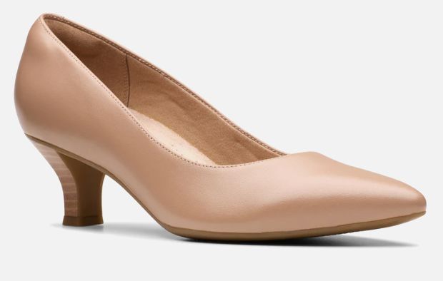 CLARKS KEPLEY VINE WARM BEIGE LEA PUMP, Size: 7