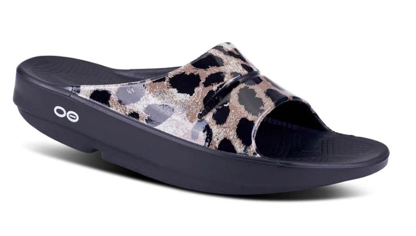 OOFOS OOAHH LUXE LTD CHEETAH, Size: 8