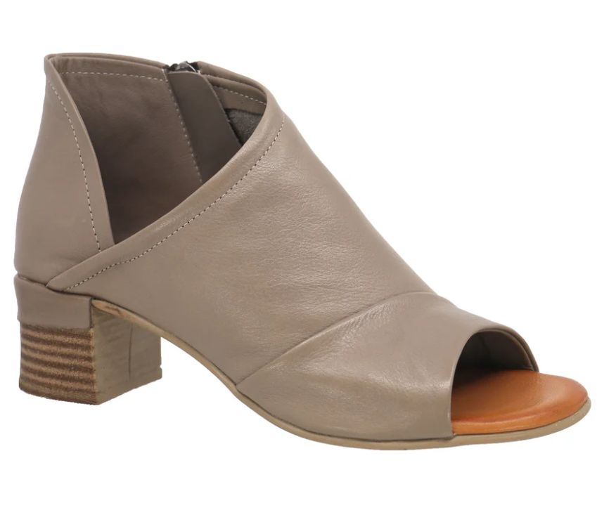 EVERLY GIA, Colour: TAUPE, Size: 37 (US 6.5-7)