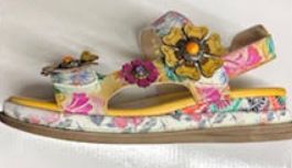 LITTLE EMPRESSES LEATHER FLORAL SANDAL, Color: BEIGE, Size: 36