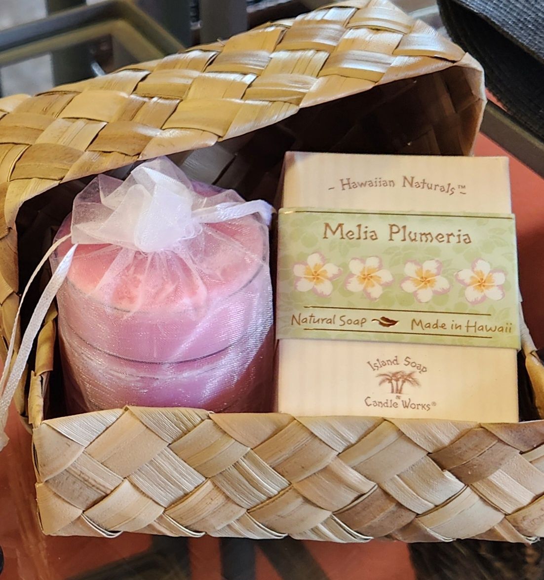 Lauhala Gift Box Candles and Soap