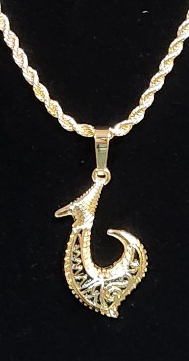Hawaiian Fish Hook Pendant in Hamilton Gold