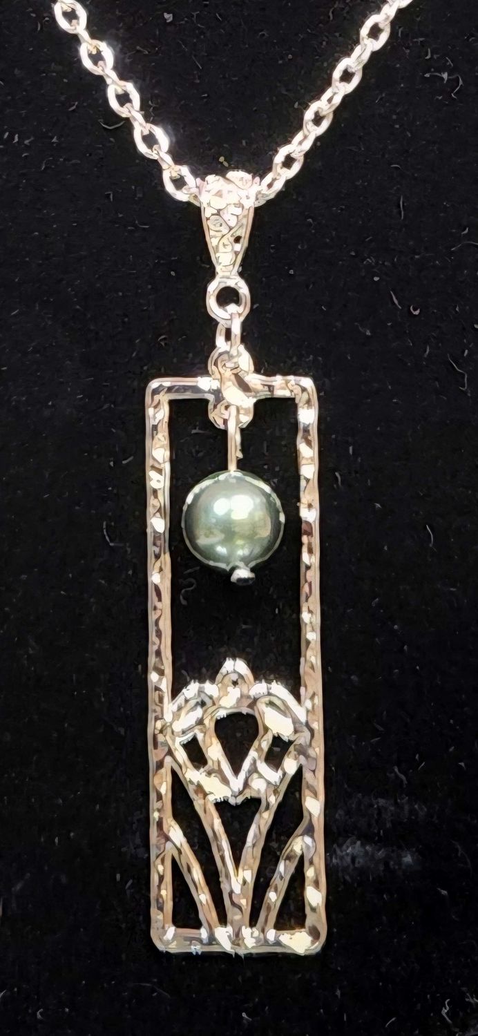 Honu Turtle Necklace, material: Gold Metal, pearl color: green