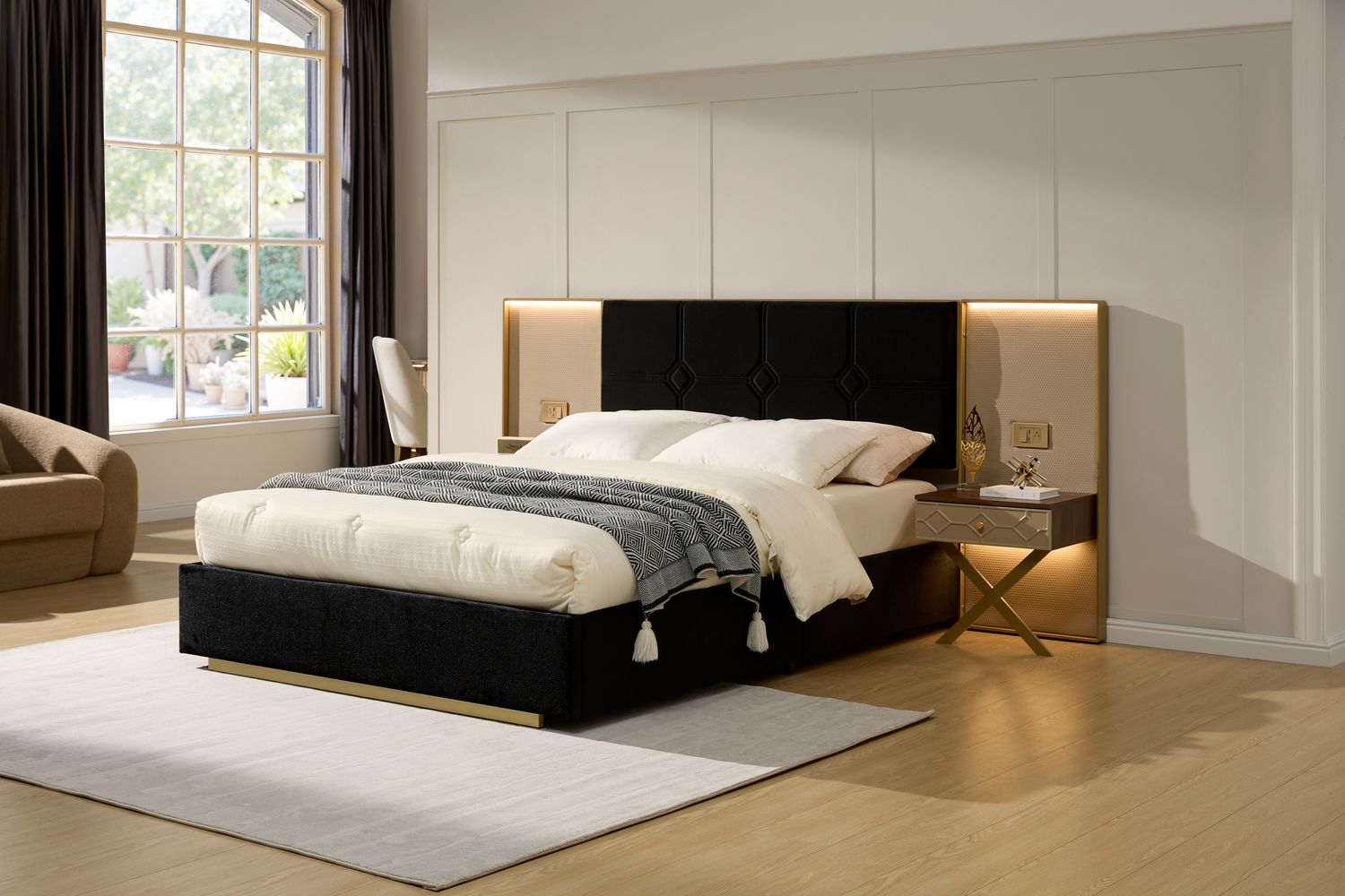 Luxurious Queen Platform Bed Frame - Black