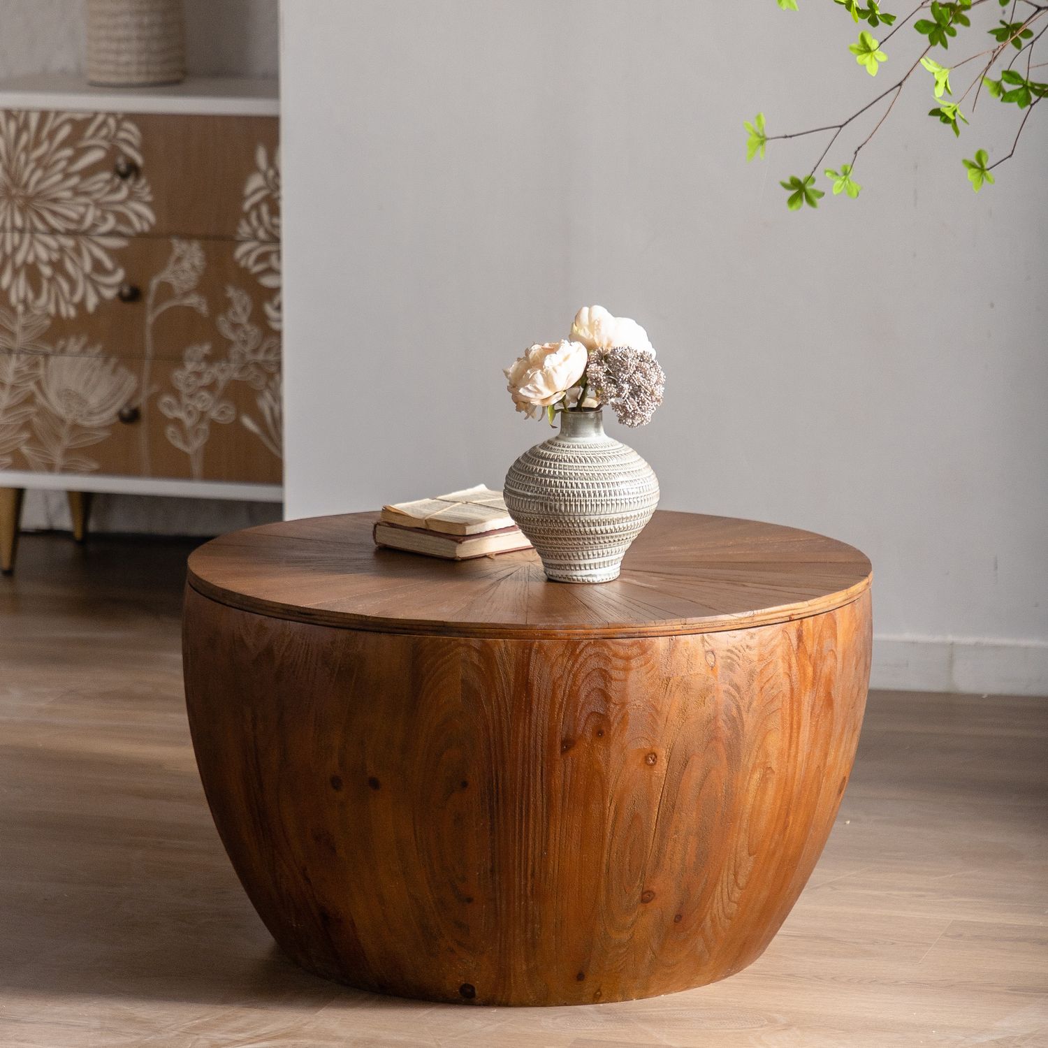 31.50Vintage Style Bucket Shaped Coffee Table with storage function