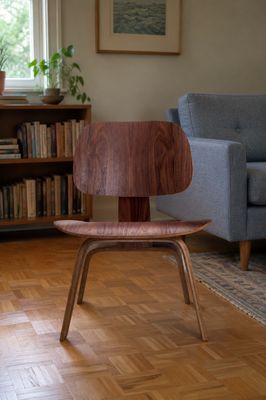 Molded Plywood Lounge Chair (lcw) - Walnut