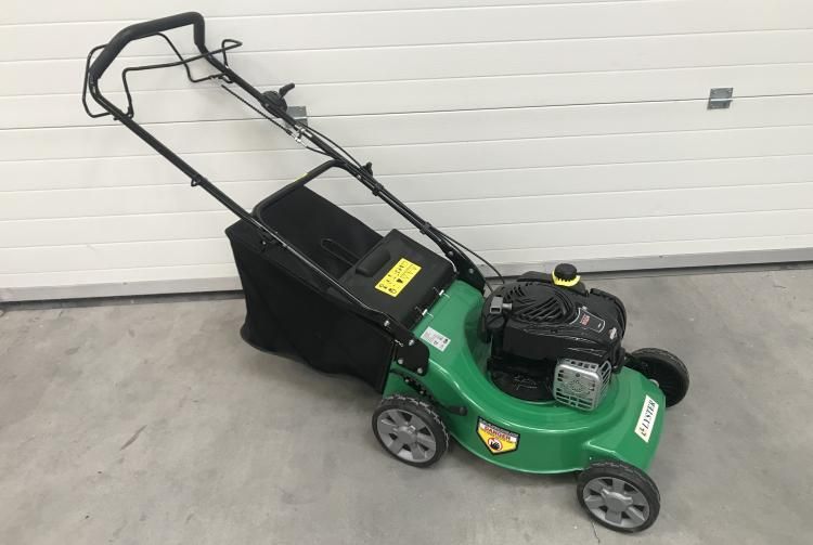 18&quot; Lyster Petrol Self Propelled Briggs and Stratton 500 €450.00 Pay Deposit €50
