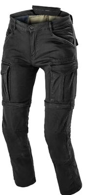 Motorjeans Macna, Arrival