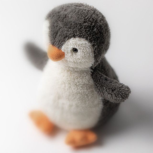 PEANUT MEDIUM  PENGUIN