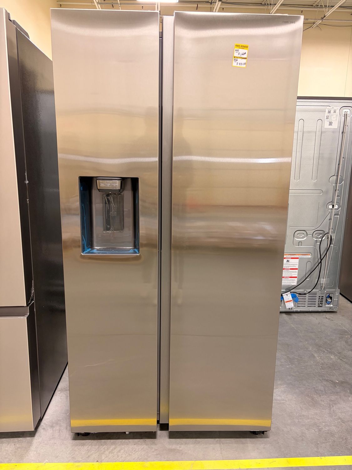 Samsung 27.4-cu ft Side-by-Side Refrigerator with Ice Maker (Fingerprint Resistant Stainless Steel)