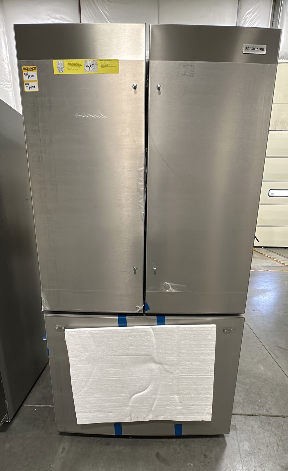 Frigidaire 28.8-cu ft French Door Refrigerator with Ice Maker and Water dispenser (Smudge-proof Stainless Steel) ENERGY STAR