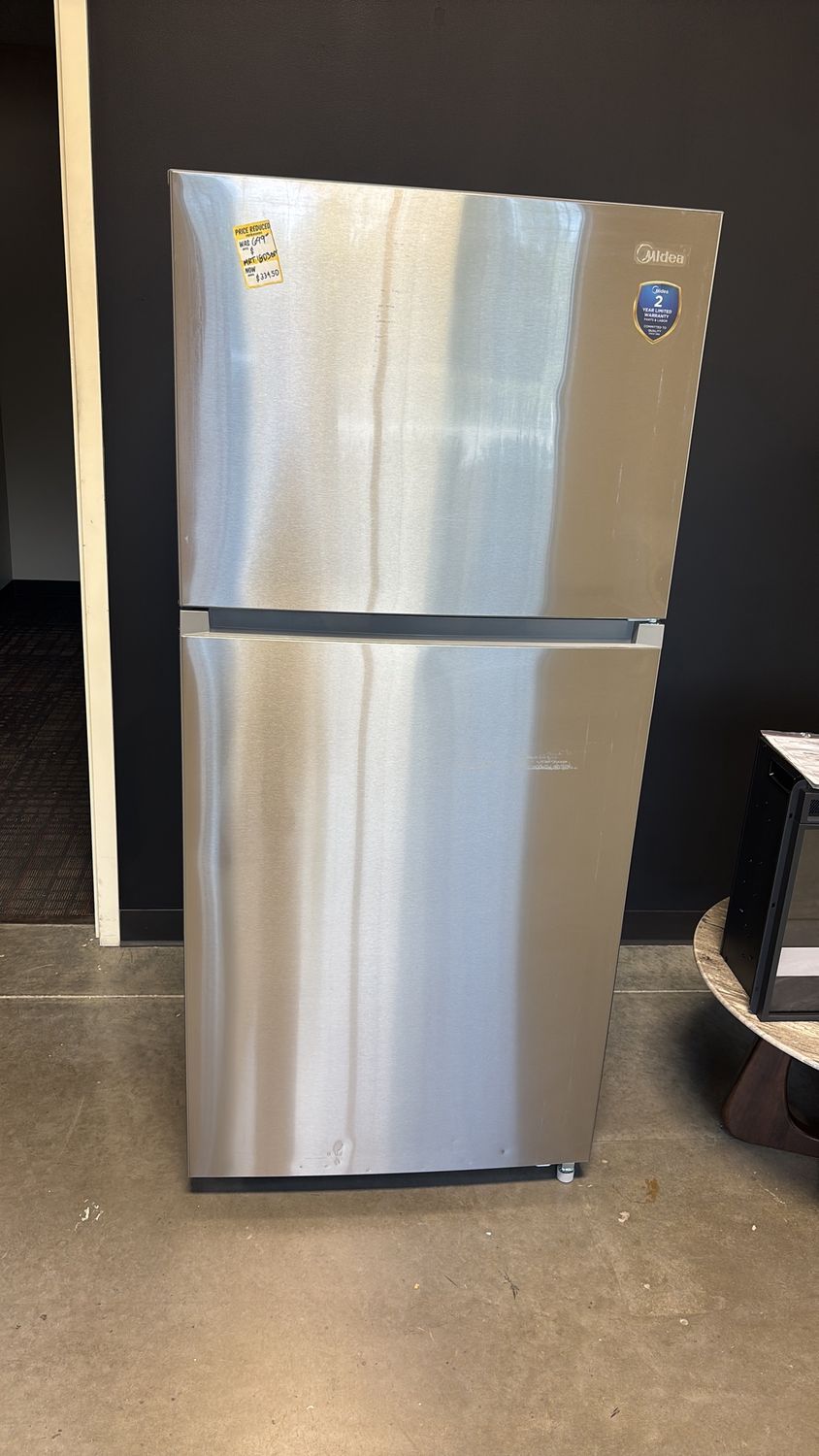 Midea Garage Ready 18.1-cu ft Top-Freezer Refrigerator (Stainless Steel) ENERGY STAR