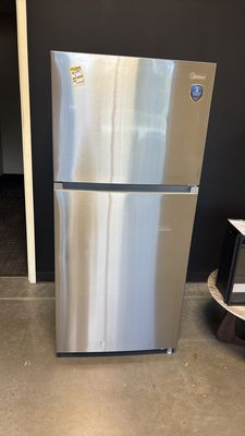 Midea Garage Ready 18.1-cu ft Top-Freezer Refrigerator (Stainless Steel) ENERGY STAR