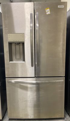 Frigidaire 27.8-cu ft French Door Refrigerator with Ice Maker (Stainless Steel) ENERGY STAR