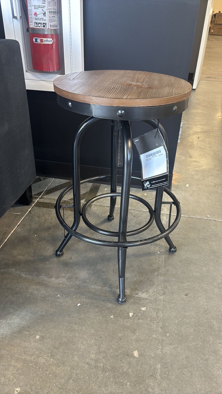 D542 PINNADEL - TALL SWIVEL STOOL (2/CN)