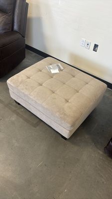 69602 MARGATE - OVERSIZED ACCENT OTTOMAN