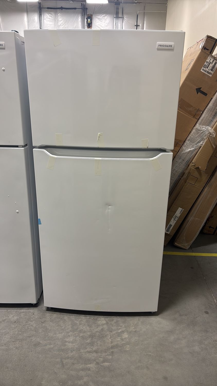 Frigidaire Garage-Ready 18.3-cu ft Top-Freezer Refrigerator w/ glass shelves (White)