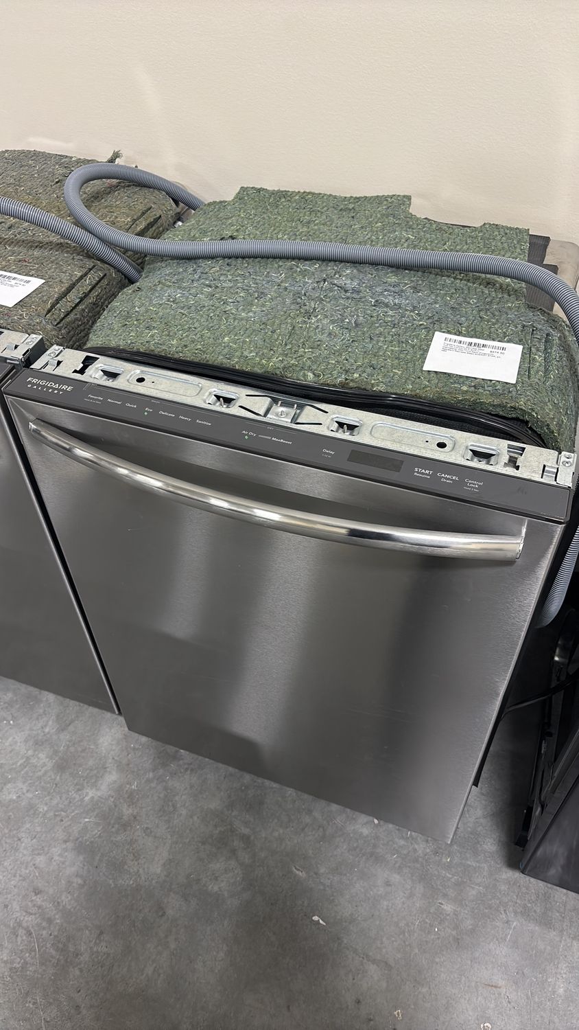 Frigidaire Gallery Stainless Steel Tub Top Control 24-in Built-In Dishwasher With Third Rack (Fingerprint Resistant Stainless Steel) ENERGY STAR, 47-dBA