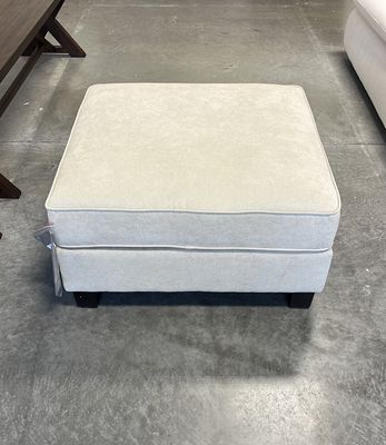 68502 MERSON - OVERSIZED ACCENT OTTOMAN