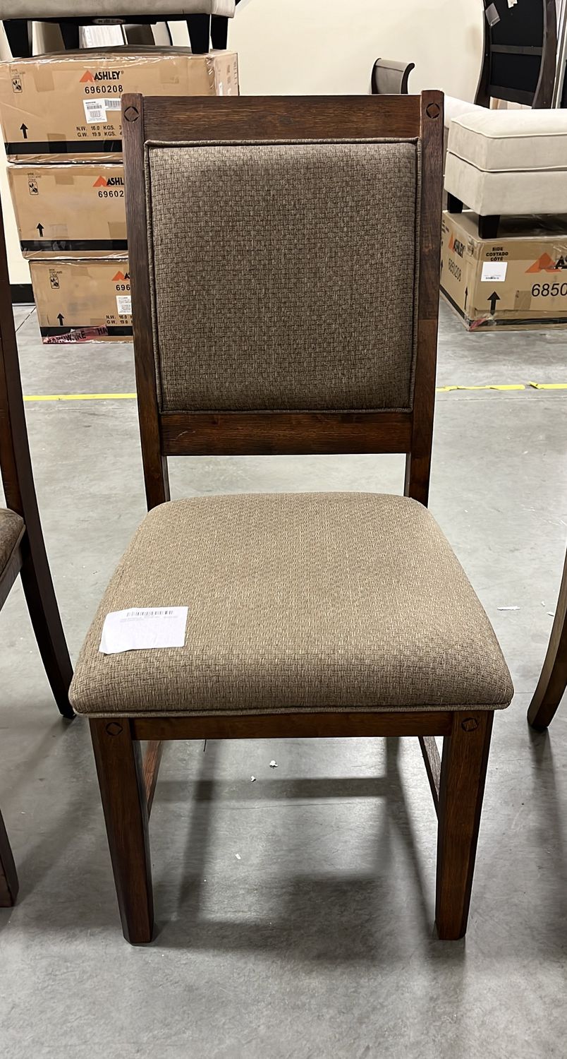 D662 WINDVILLE - DINING UPH SIDE CHAIR (2/CN)