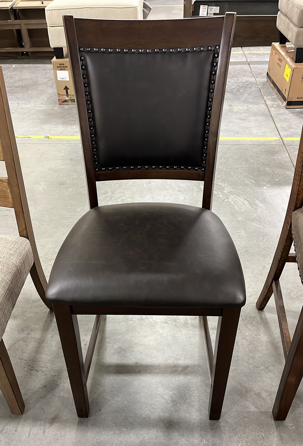 D564 COLLENBURG - UPHOLSTERED BARSTOOL (2/CN)