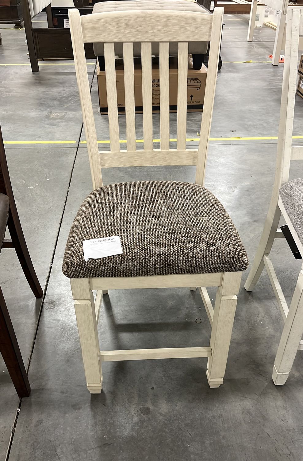 D647 BOLANBURG - UPHOLSTERED BARSTOOL (1/CN)