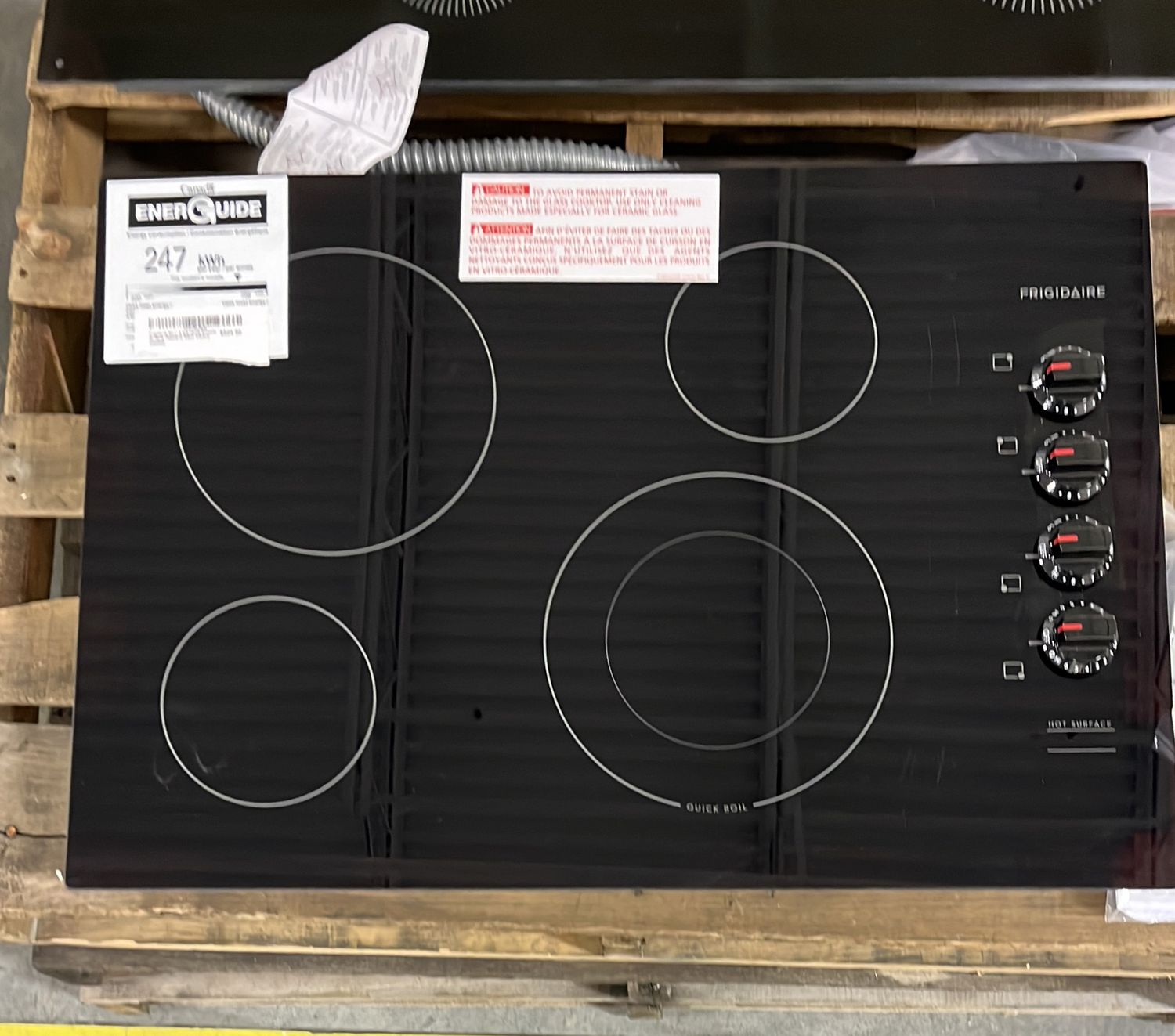 Frigidaire 30-in 4 Elements Smooth Surface (Radiant) Black Electric Cooktop