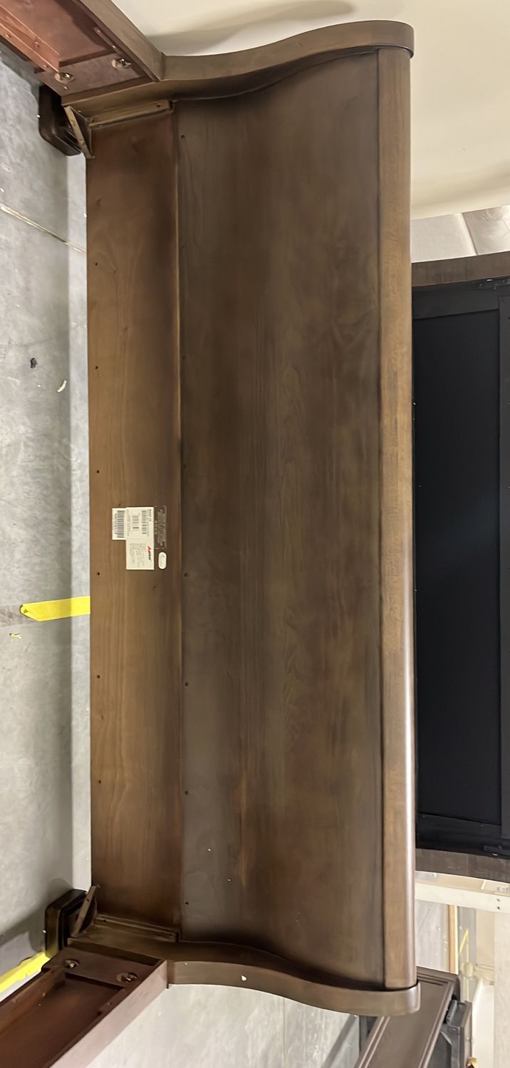 B690 LARRENTON - KING/CAL KING SLEIGH FOOTBOARD