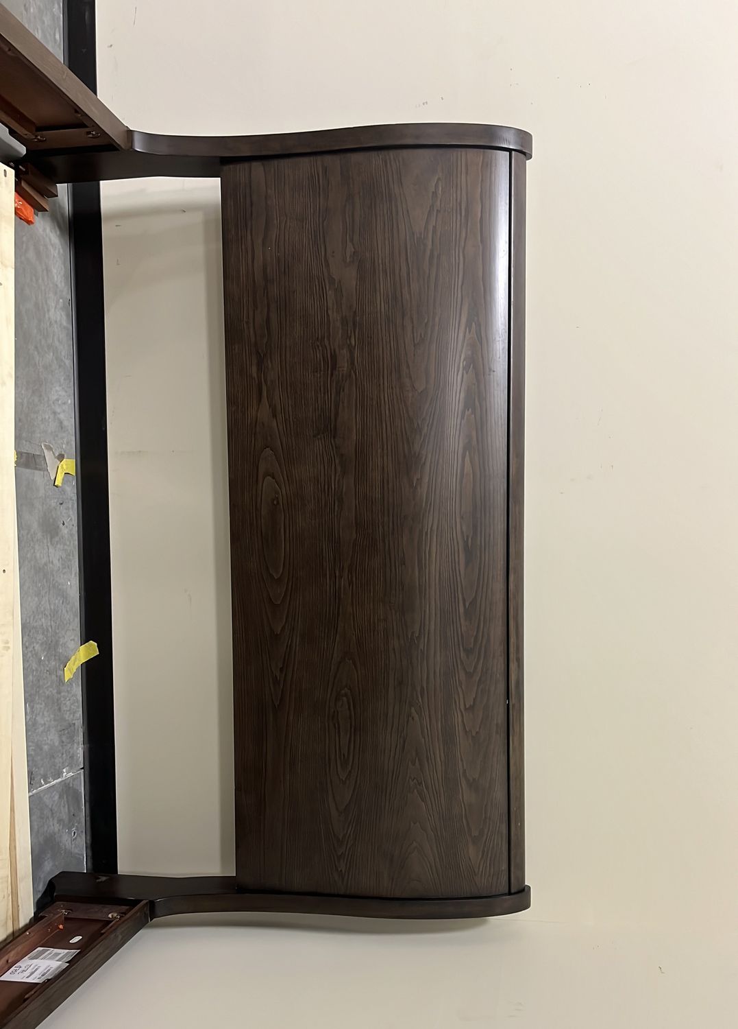 B690 LARRENTON - KING/CAL KING SLEIGH HEADBOARD