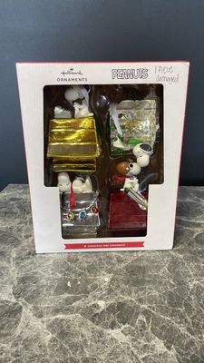 Hallmark Licensed Peanuts Glass Ornaments, Set of 4