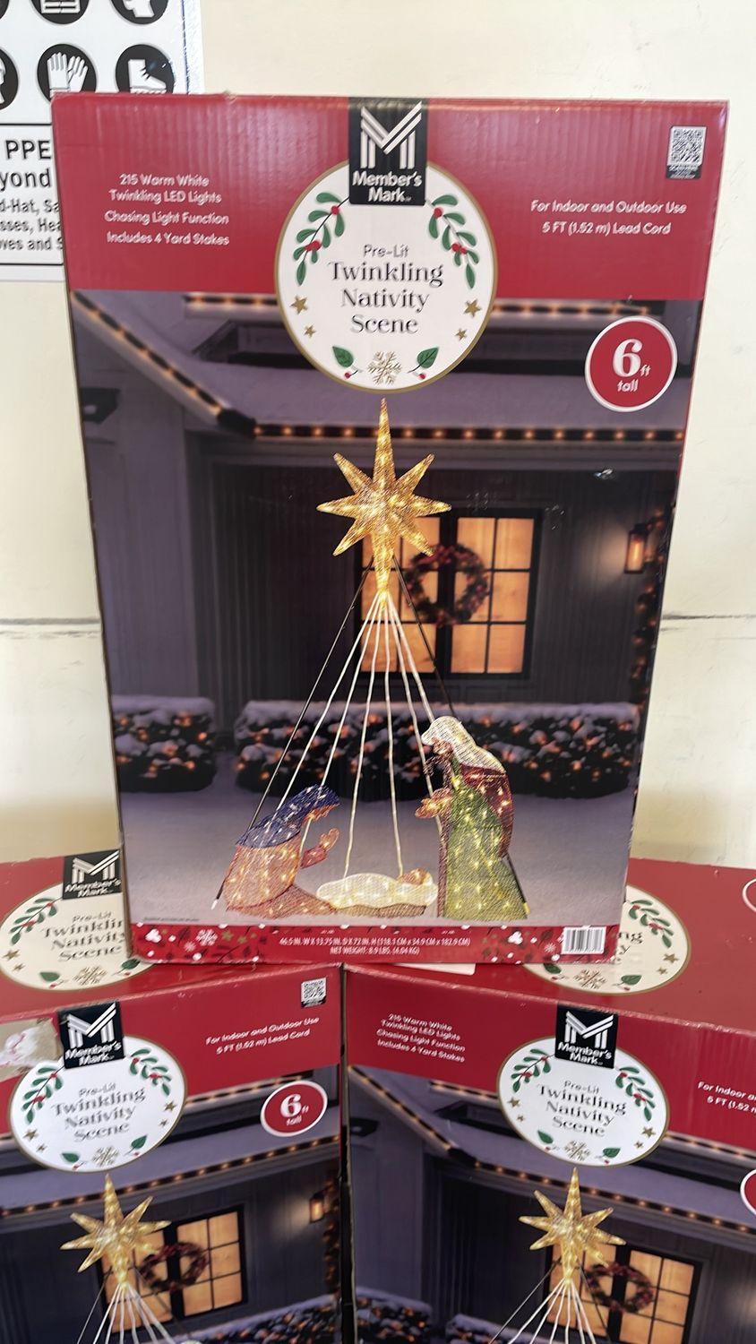 Member's Mark 6' Pre-Lit Nativity Scene with Chasing Light