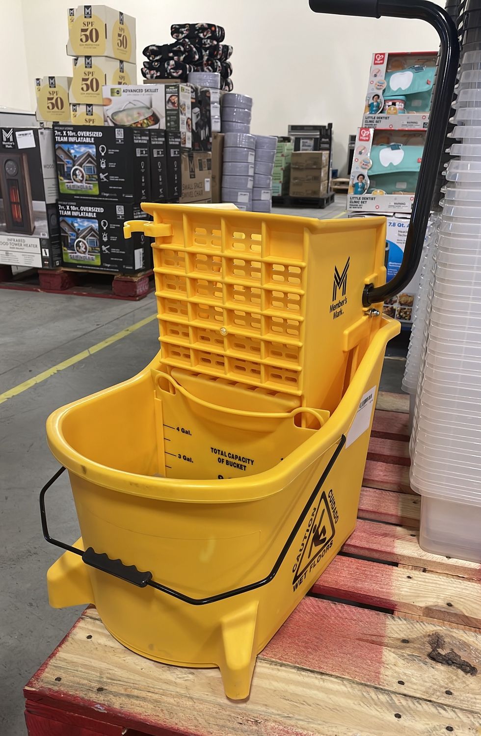 Member's Mark Commercial Mop Bucket with Wringer,