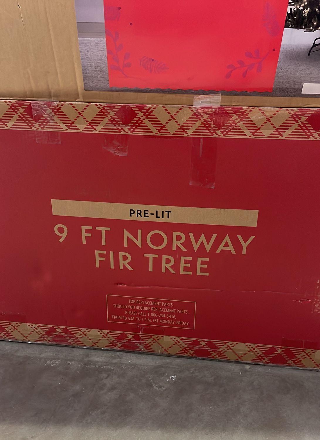 Member's Mark 9' Norway Fir Pre-Lit Christmas Tree