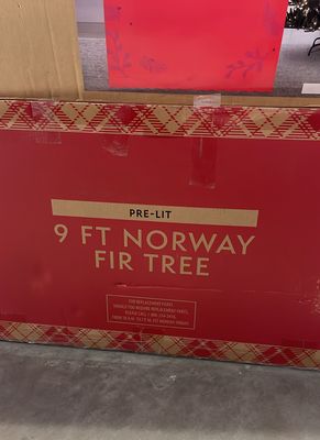 Member's Mark 9' Norway Fir Pre-Lit Christmas Tree