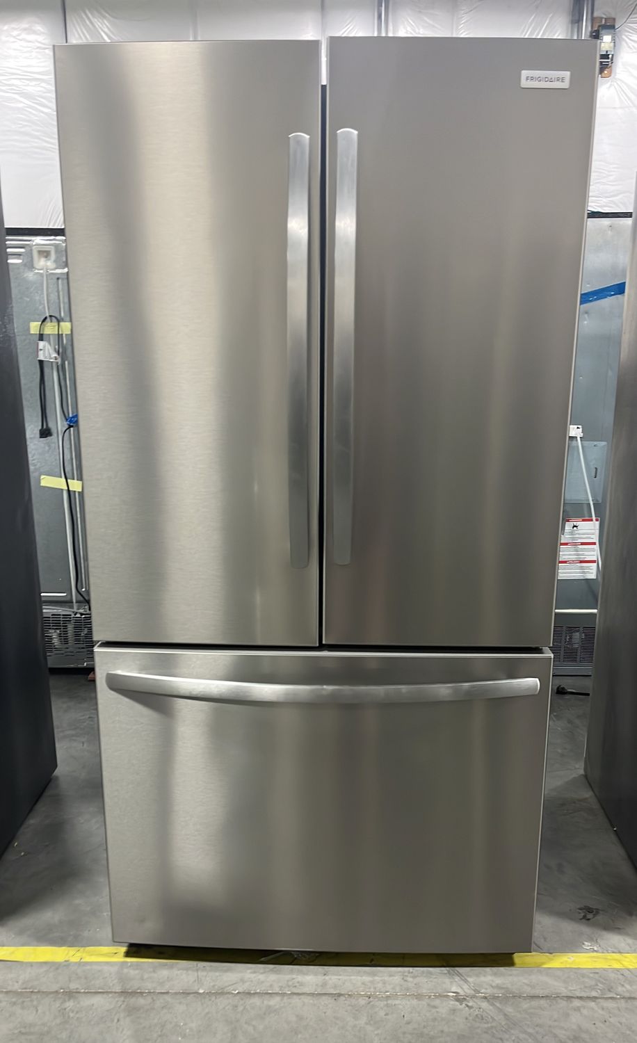 Frigidaire 28.8-cu ft French Door Refrigerator with Ice Maker and Water dispenser (Smudge-proof Stainless Steel) ENERGY STAR