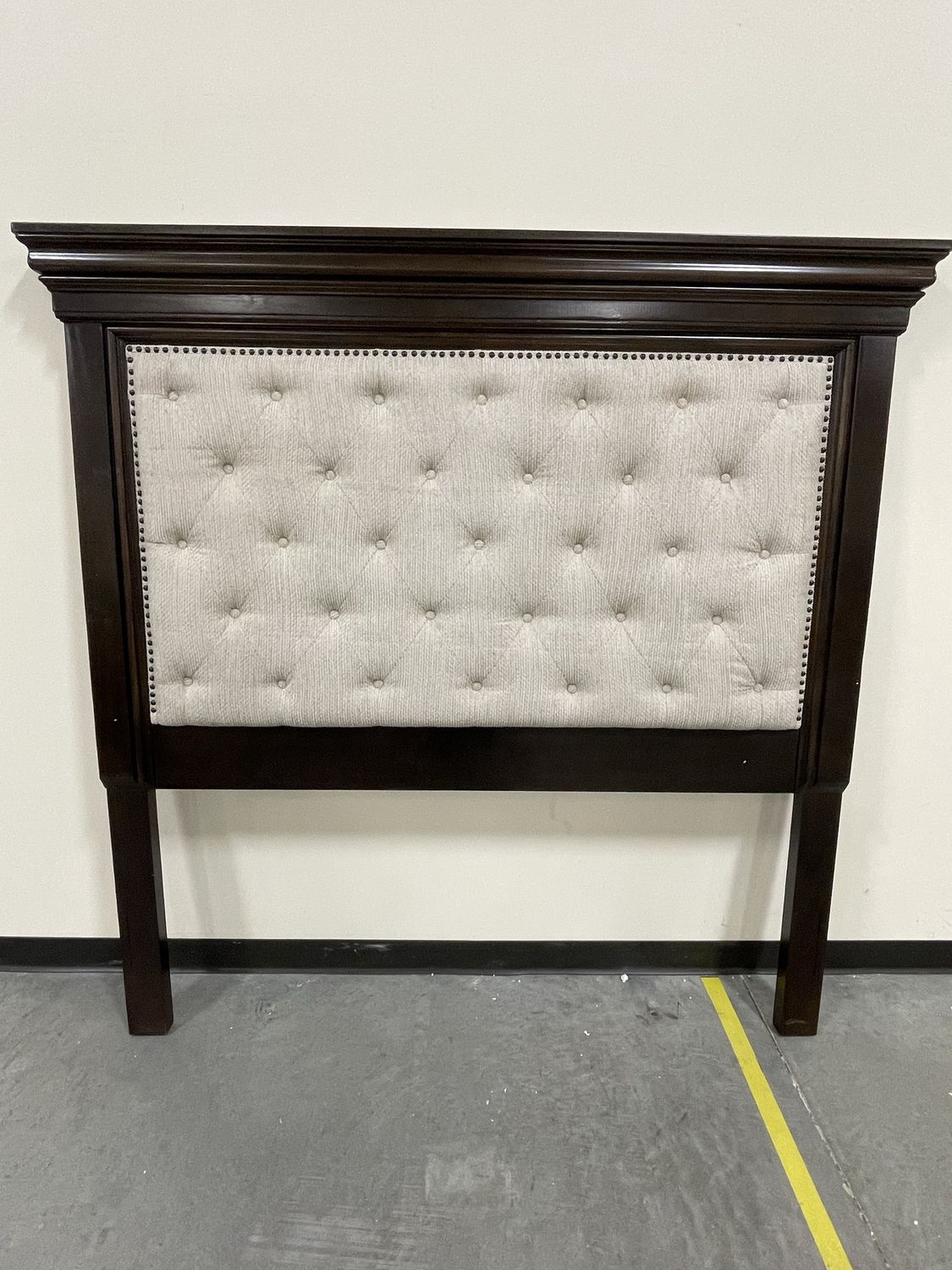 B788 BRYNHURST - QUEEN UPH PANEL HEADBOARD