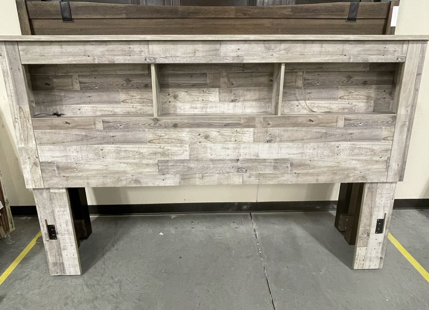 B255 EFFIE - KING/CAL KING BOOKCASE HDBD