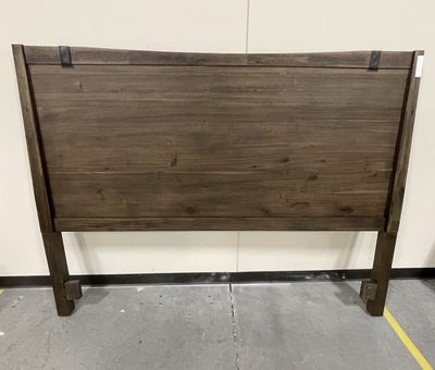 B513 KISPER - KING/CAL KING PANEL HEADBOARD