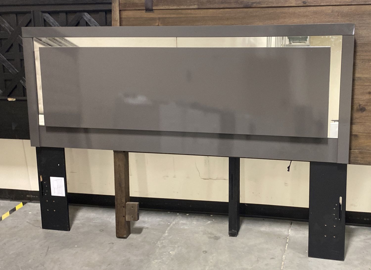 B408 STEELSON - KING/CAL KING PANEL HEADBOARD